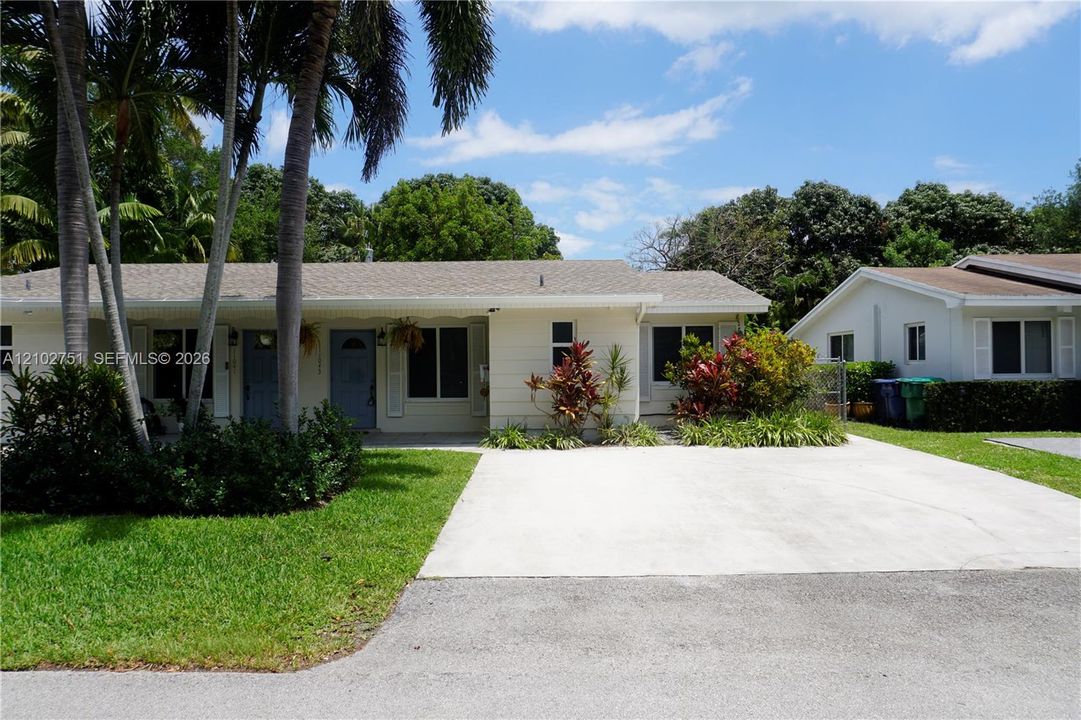 For Rent: $3,500 (3 beds, 2 baths, 1023 Square Feet)
