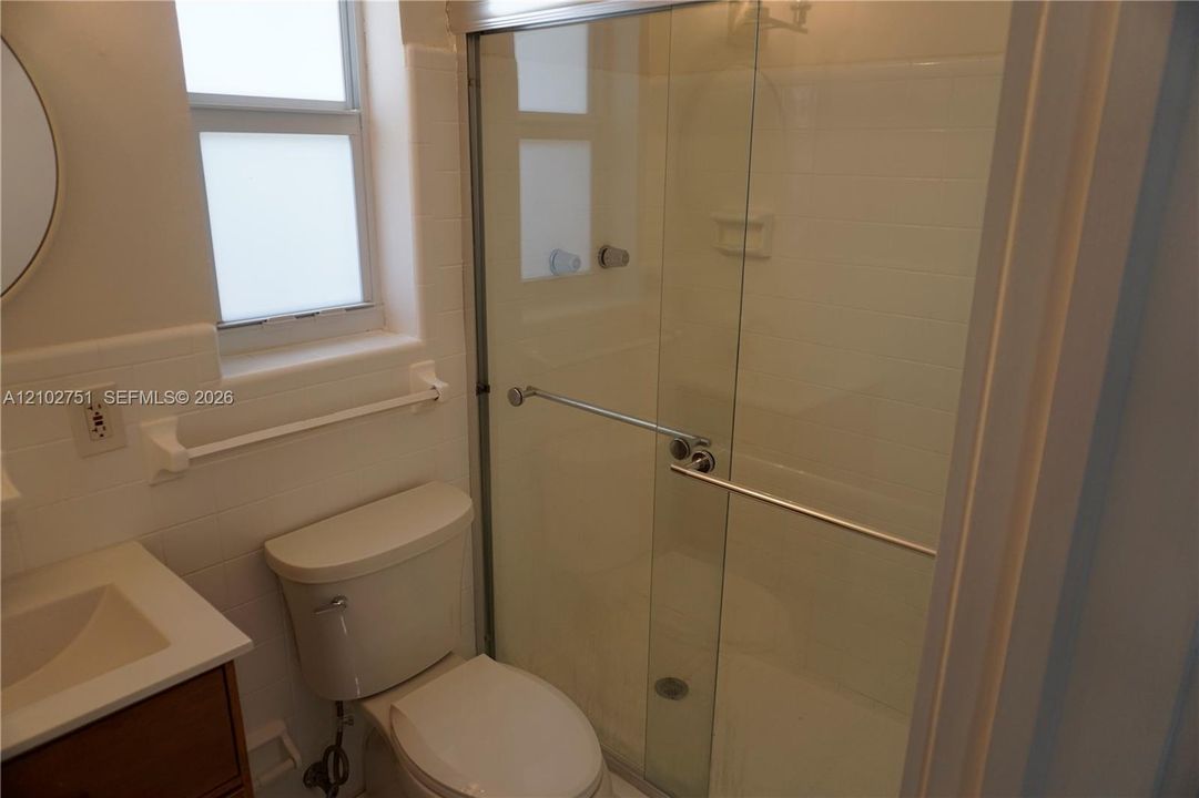 For Rent: $3,500 (3 beds, 2 baths, 1023 Square Feet)