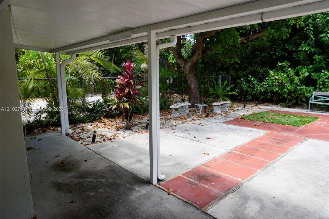 For Rent: $3,500 (3 beds, 2 baths, 1023 Square Feet)