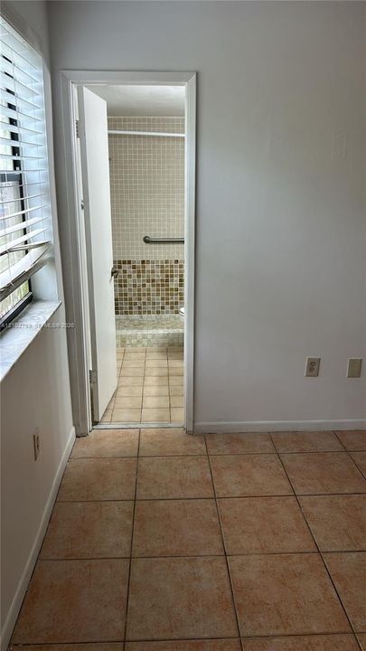 For Rent: $2,450 (2 beds, 2 baths, 1014 Square Feet)