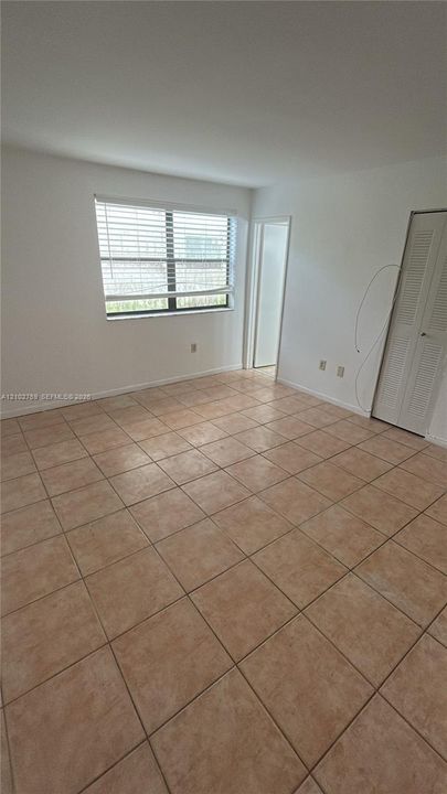 For Rent: $2,450 (2 beds, 2 baths, 1014 Square Feet)