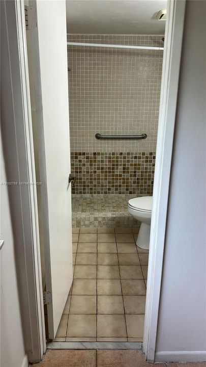 For Rent: $2,450 (2 beds, 2 baths, 1014 Square Feet)