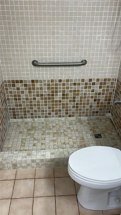 For Rent: $2,450 (2 beds, 2 baths, 1014 Square Feet)
