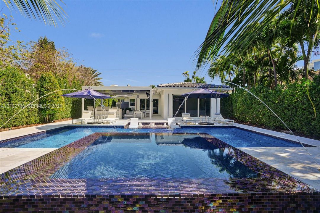 For Rent: $16,500 (4 beds, 3 baths, 1756 Square Feet)