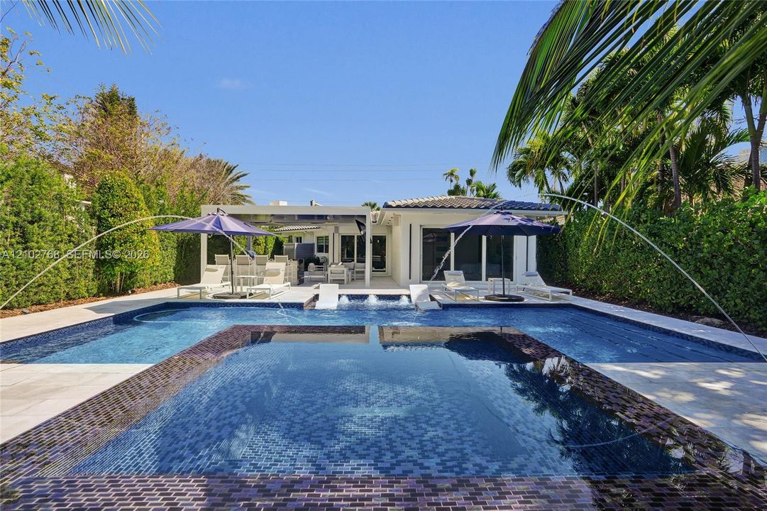 For Rent: $16,500 (4 beds, 3 baths, 1756 Square Feet)