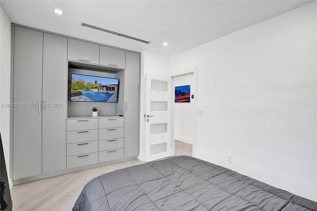 For Rent: $16,500 (4 beds, 3 baths, 1756 Square Feet)