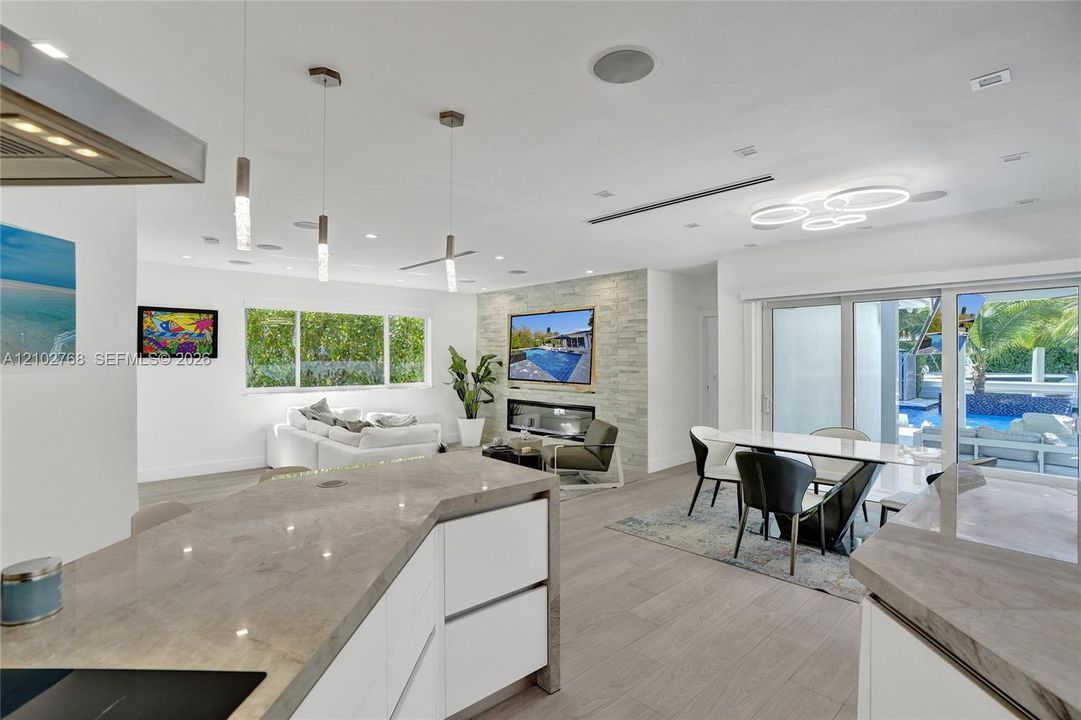 For Rent: $16,500 (4 beds, 3 baths, 1756 Square Feet)