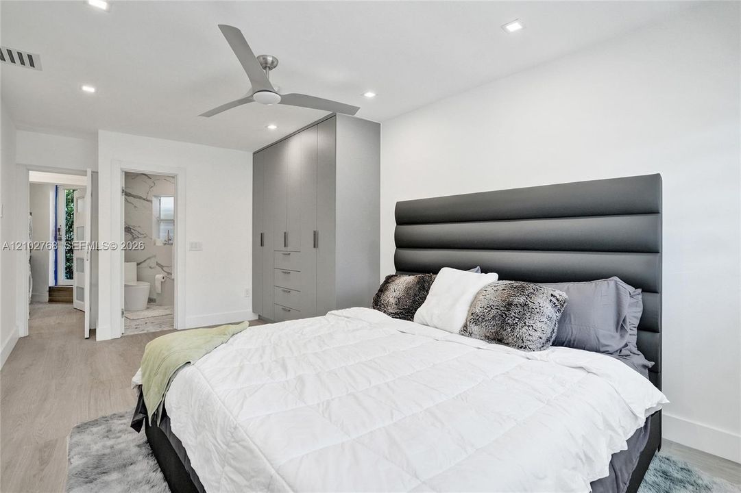 For Rent: $16,500 (4 beds, 3 baths, 1756 Square Feet)