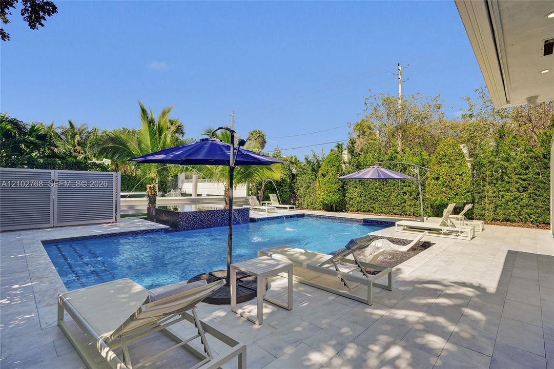 For Rent: $16,500 (4 beds, 3 baths, 1756 Square Feet)