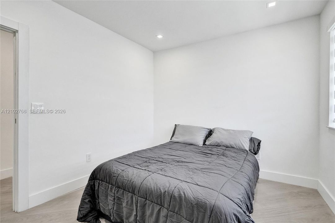 For Rent: $16,500 (4 beds, 3 baths, 1756 Square Feet)