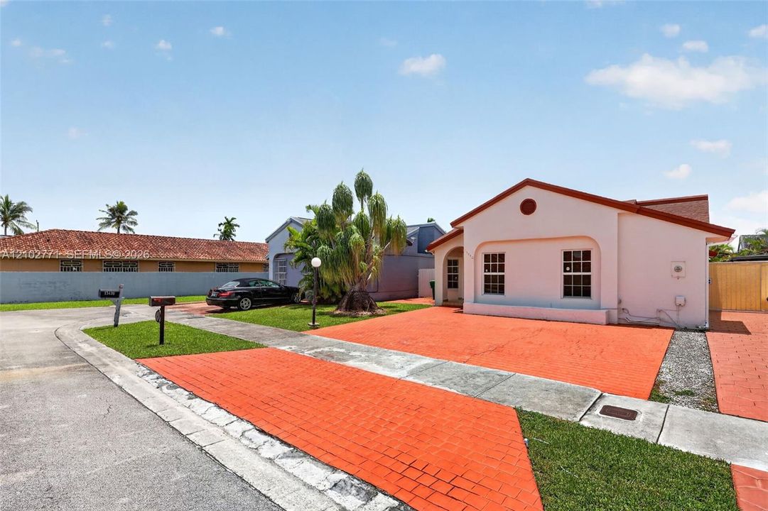 En Renta: $3,600 (3 camas, 2 baños, 1525 Pies cuadrados)
