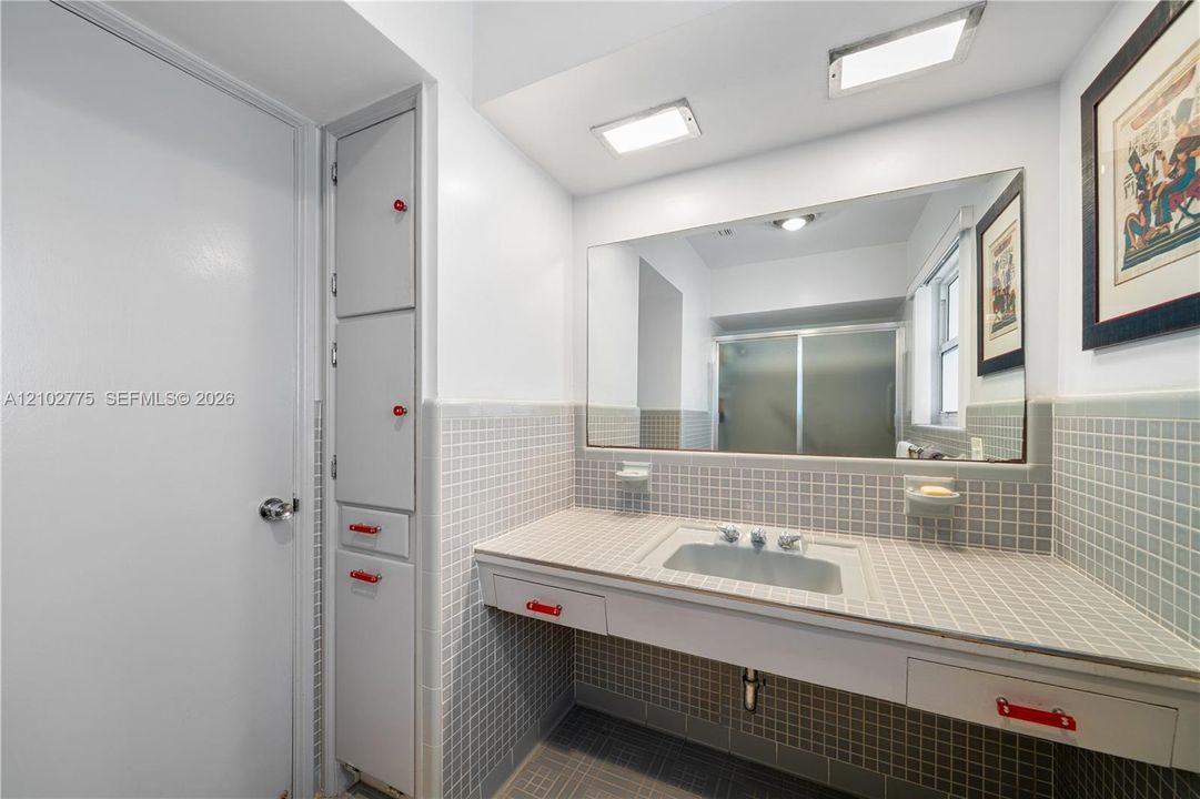 En Venta: $3,100,000 (3 camas, 2 baños, 2146 Pies cuadrados)
