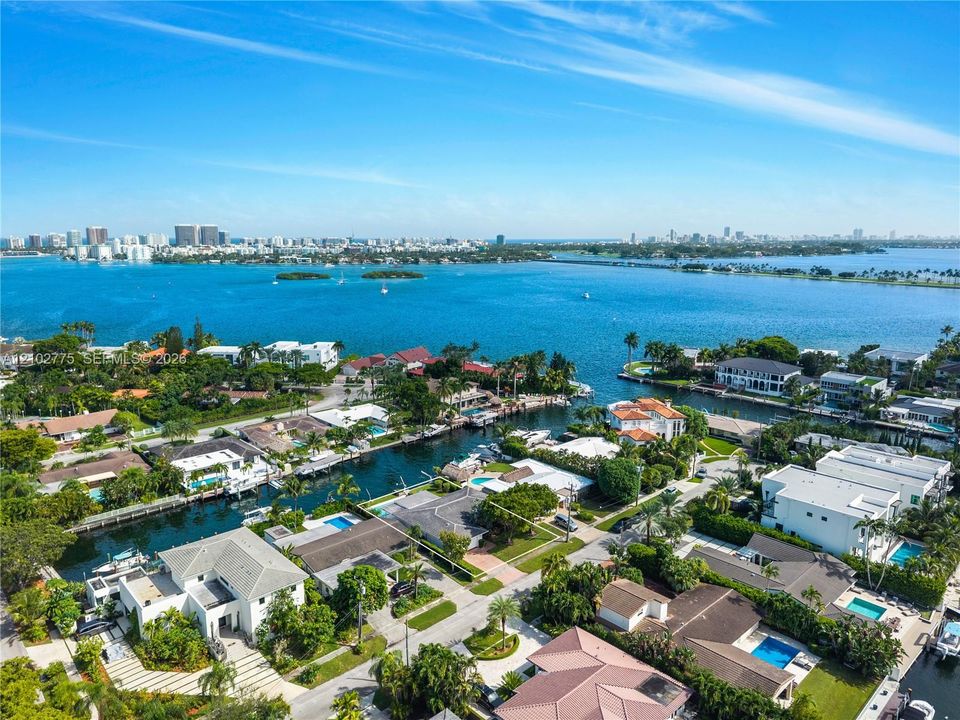 En Venta: $3,100,000 (3 camas, 2 baños, 2146 Pies cuadrados)