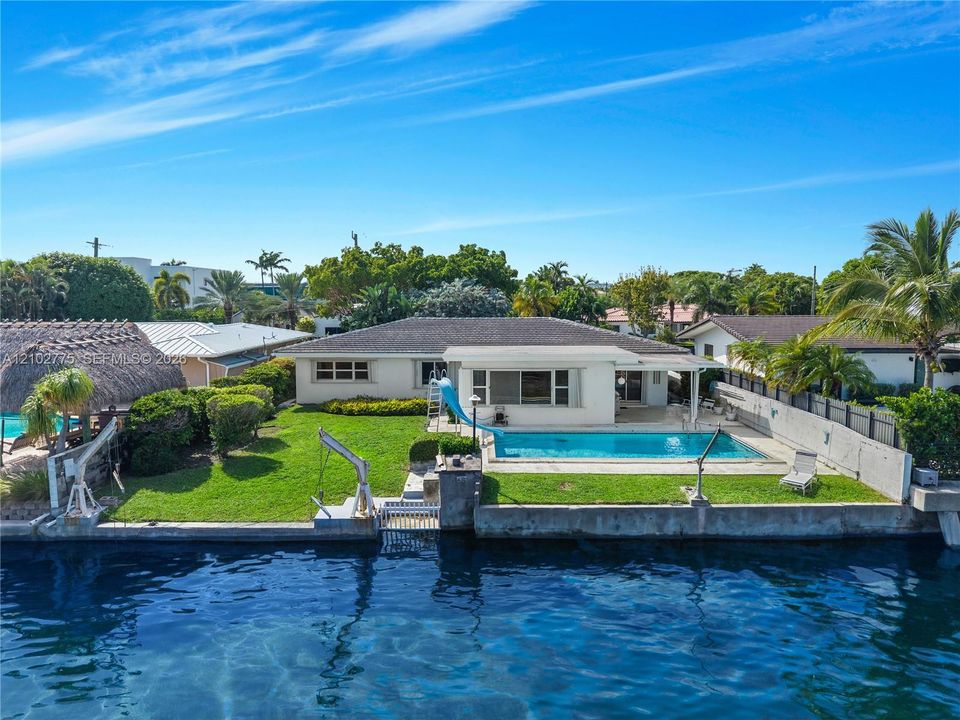 En Venta: $3,100,000 (3 camas, 2 baños, 2146 Pies cuadrados)
