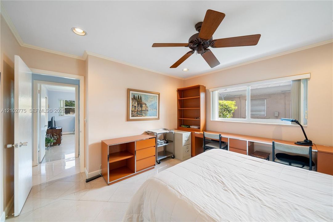 En Venta: $3,100,000 (3 camas, 2 baños, 2146 Pies cuadrados)