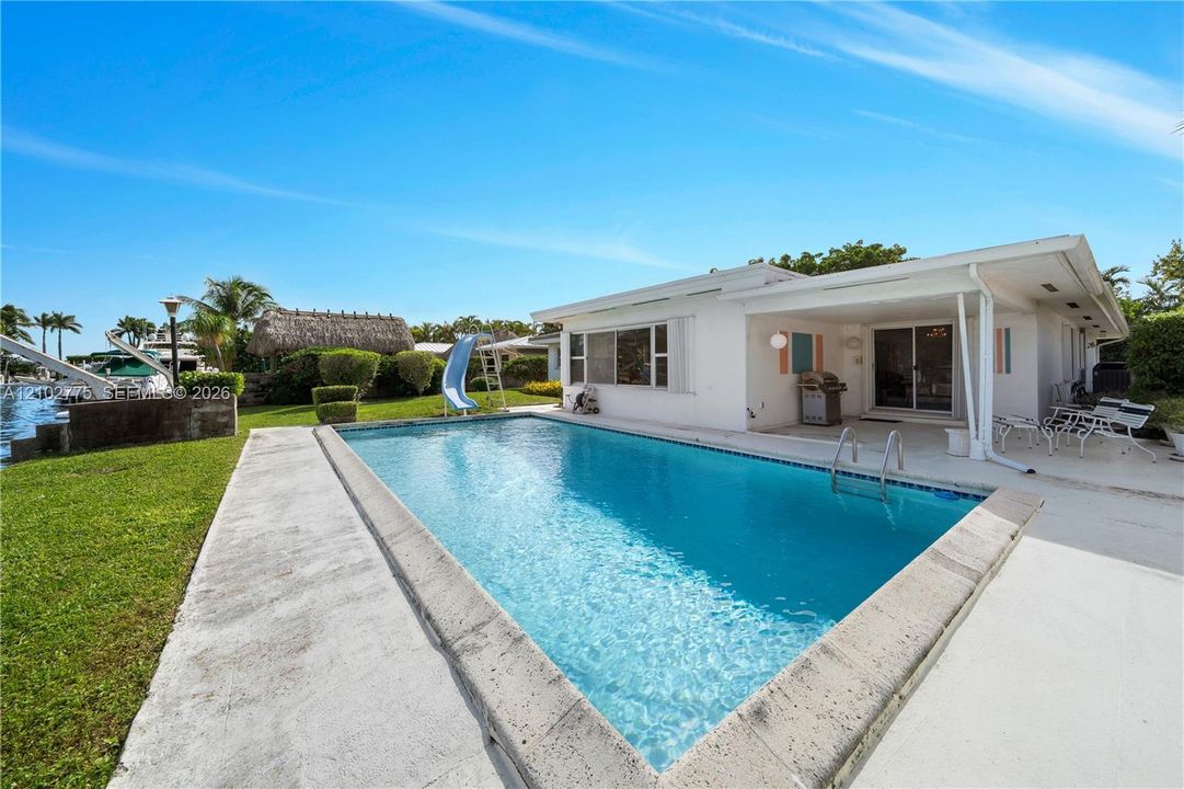 En Venta: $3,100,000 (3 camas, 2 baños, 2146 Pies cuadrados)