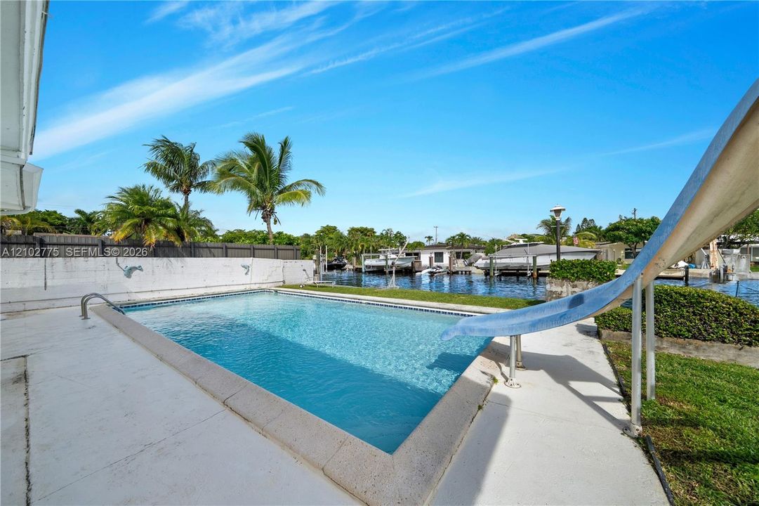 En Venta: $3,100,000 (3 camas, 2 baños, 2146 Pies cuadrados)