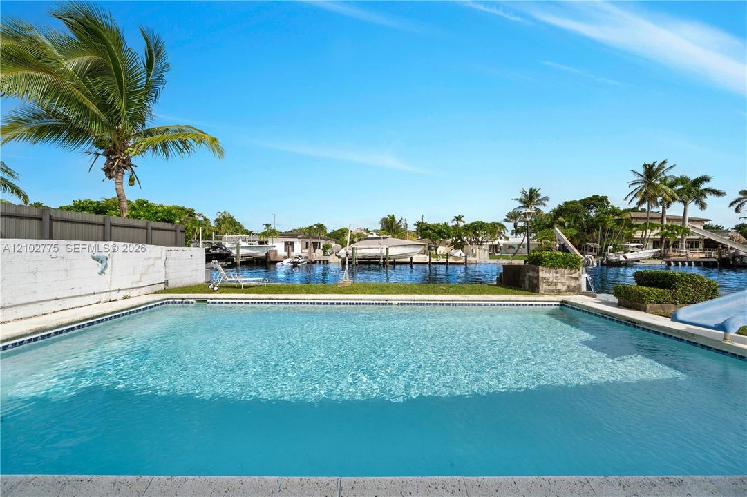 En Venta: $3,100,000 (3 camas, 2 baños, 2146 Pies cuadrados)