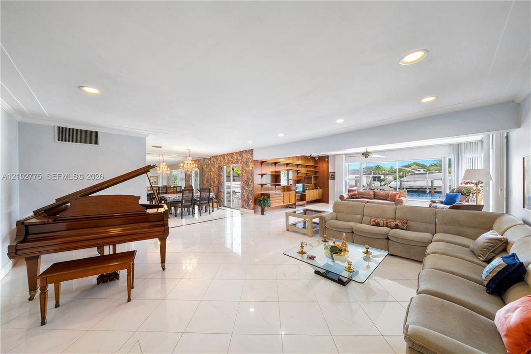 En Venta: $3,100,000 (3 camas, 2 baños, 2146 Pies cuadrados)