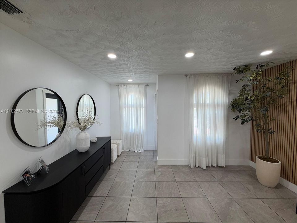 En Venta: $679,000 (5 camas, 3 baños, 2278 Pies cuadrados)