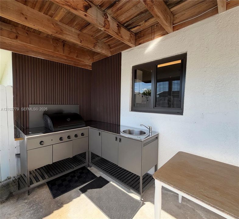 En Venta: $679,000 (5 camas, 3 baños, 2278 Pies cuadrados)
