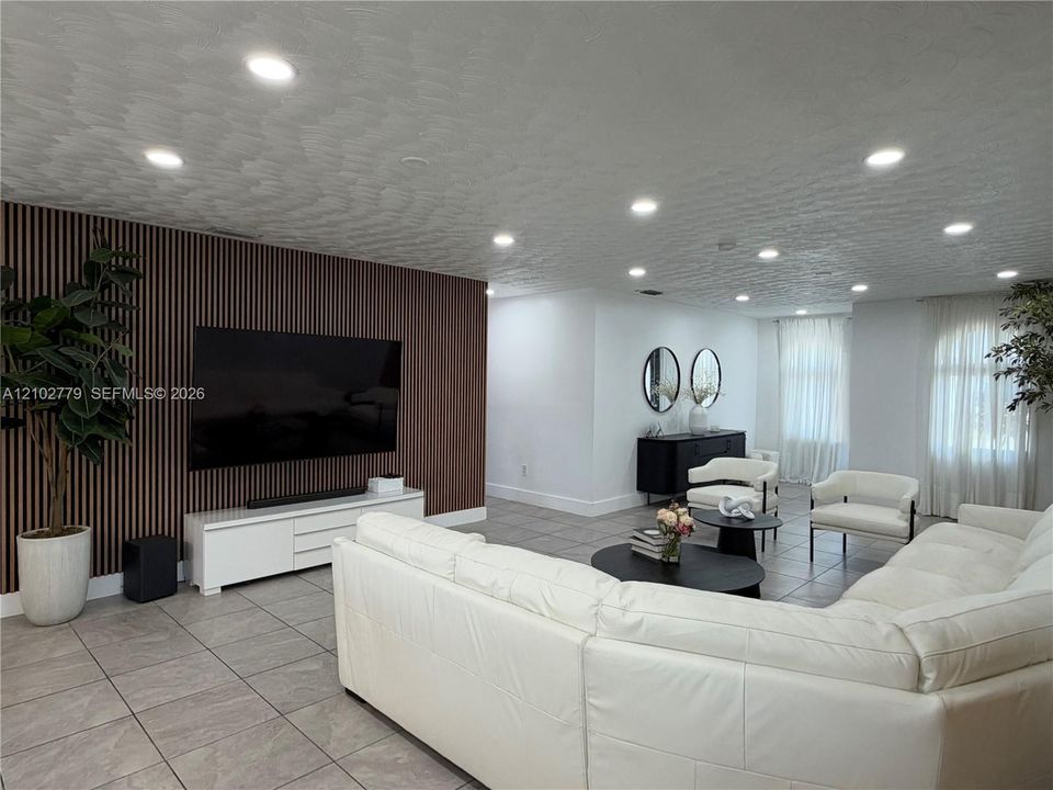 En Venta: $679,000 (5 camas, 3 baños, 2278 Pies cuadrados)