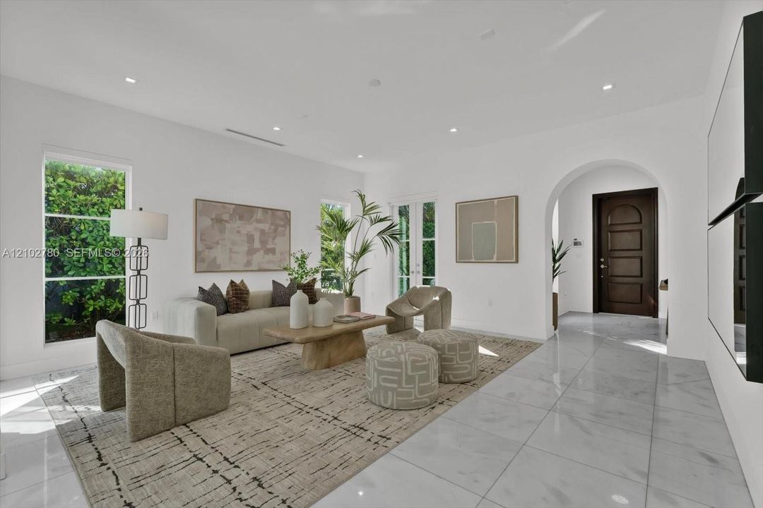 For Sale: $2,650,000 (3 beds, 3 baths, 2560 Square Feet)