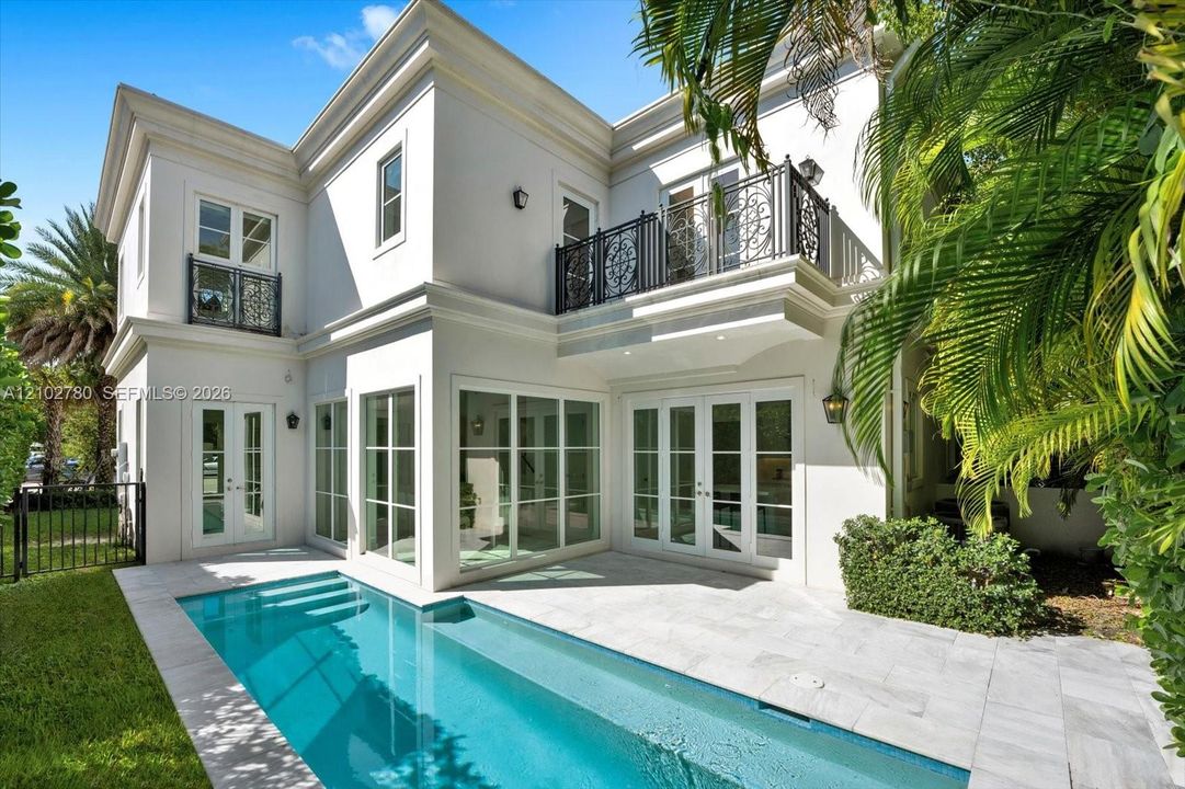 For Sale: $2,650,000 (3 beds, 3 baths, 2560 Square Feet)