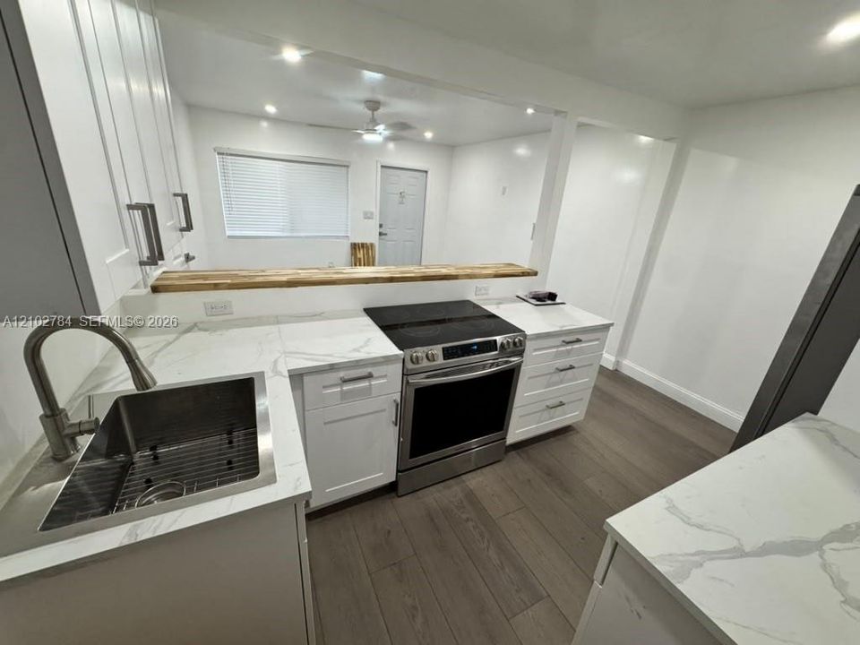 For Sale: $530,000 (0 beds, 0 baths, 1078 Square Feet)