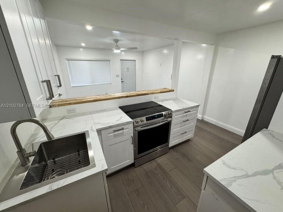 For Sale: $530,000 (0 beds, 0 baths, 1078 Square Feet)