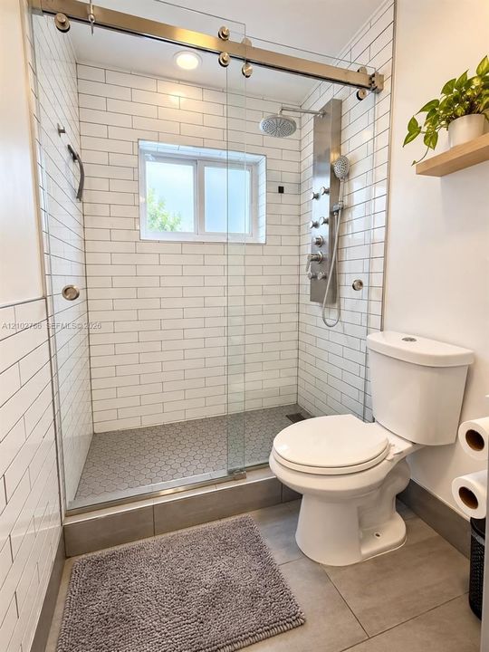 В аренду: $6,000 (2 спален, 2 ванн, 1218 Квадратных фут)