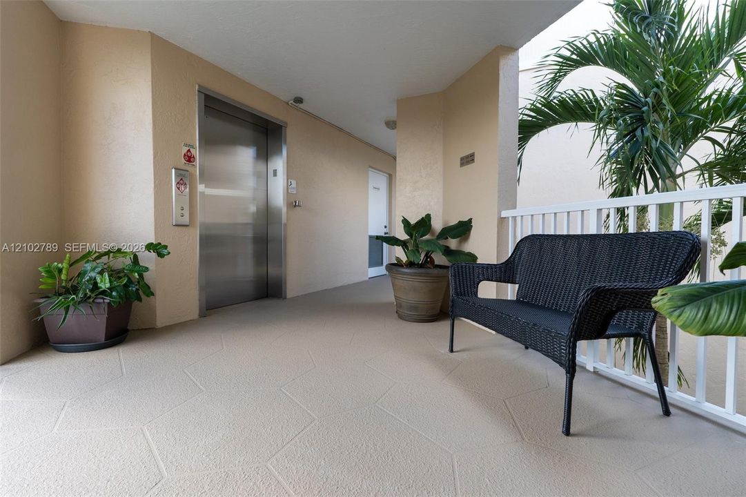 En Venta: $150,000 (2 camas, 2 baños, 950 Pies cuadrados)