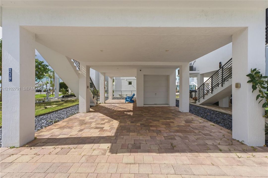 На продажу: $875,000 (3 спален, 2 ванн, 1804 Квадратных фут)