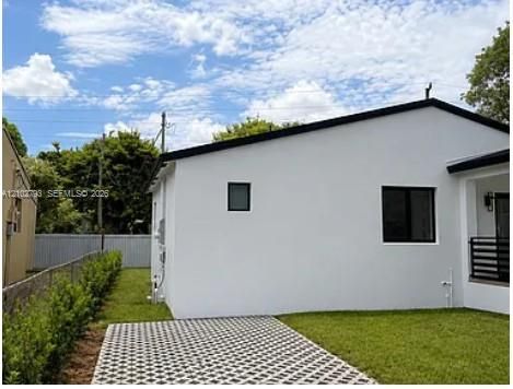 В аренду: $4,999 (4 спален, 3 ванн, 1318 Квадратных фут)