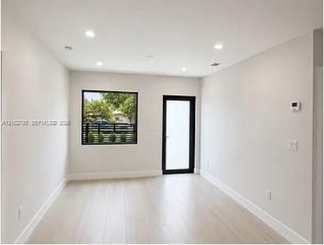 В аренду: $4,999 (4 спален, 3 ванн, 1318 Квадратных фут)