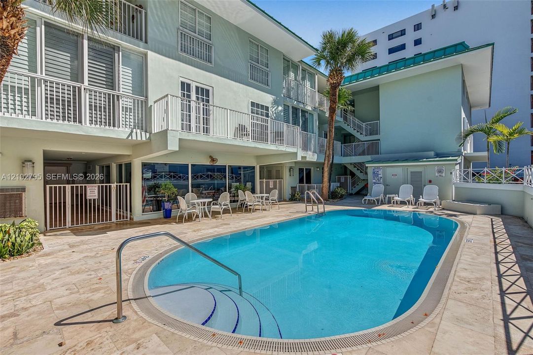 For Rent: $4,500 (1 beds, 1 baths, 590 Square Feet)