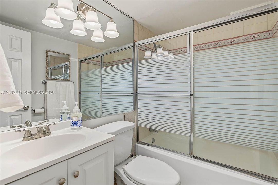 For Rent: $4,500 (1 beds, 1 baths, 590 Square Feet)