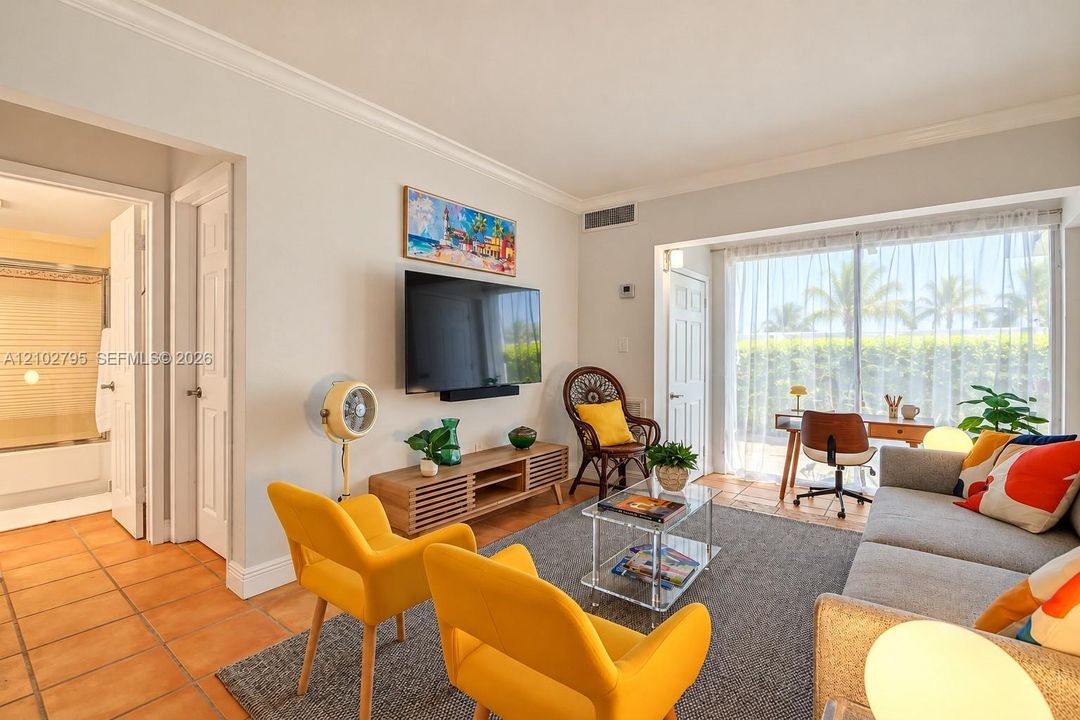 For Rent: $4,500 (1 beds, 1 baths, 590 Square Feet)