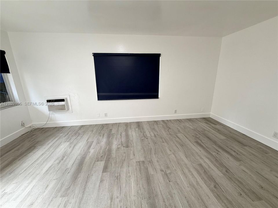 В аренду: $1,449 (0 спален, 1 ванн, 350 Квадратных фут)