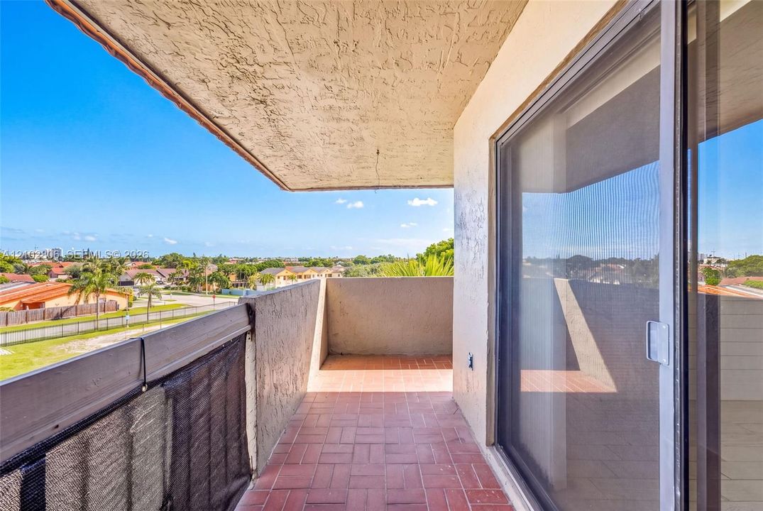 For Sale: $350,000 (3 beds, 2 baths, 1070 Square Feet)