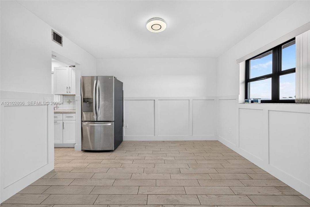For Sale: $350,000 (3 beds, 2 baths, 1070 Square Feet)