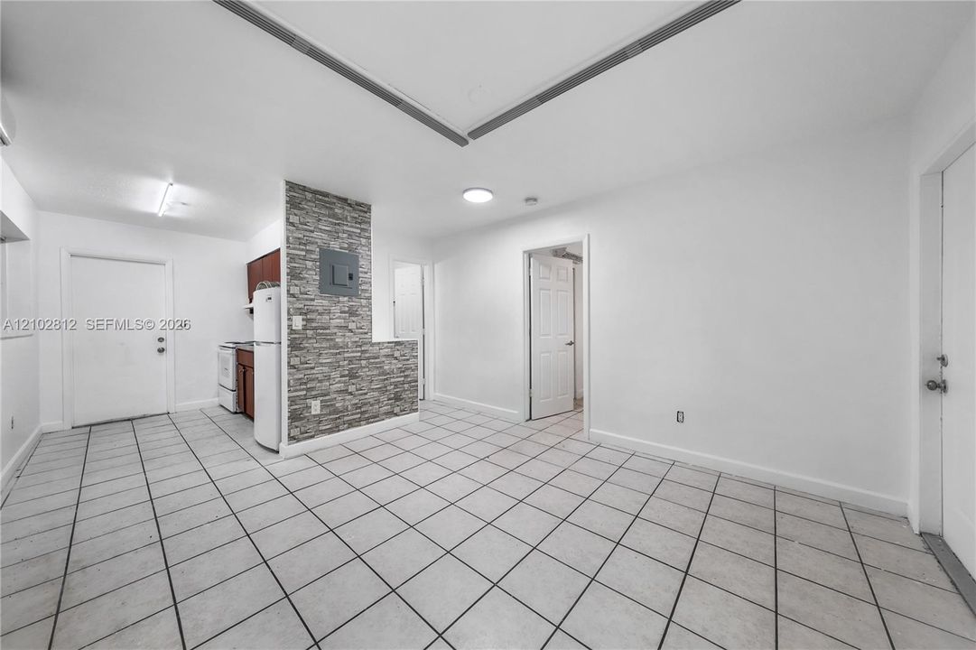 For Rent: $1,495 (1 beds, 1 baths, 7859 Square Feet)