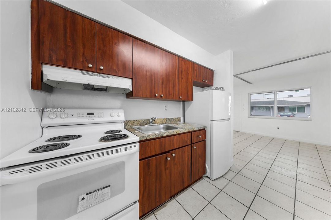 For Rent: $1,495 (1 beds, 1 baths, 7859 Square Feet)