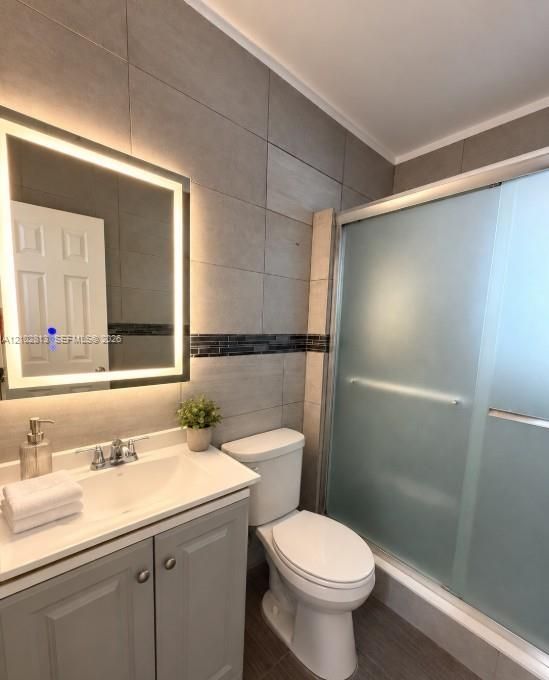 For Rent: $4,500 (5 beds, 3 baths, 1502 Square Feet)