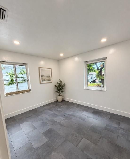 For Rent: $4,500 (5 beds, 3 baths, 1502 Square Feet)