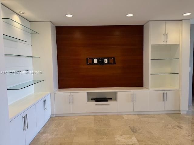 For Rent: $5,250 (2 beds, 2 baths, 1373 Square Feet)