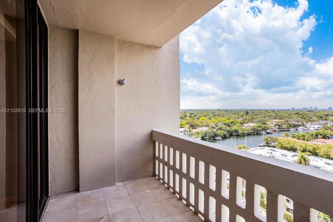 For Rent: $5,250 (2 beds, 2 baths, 1373 Square Feet)
