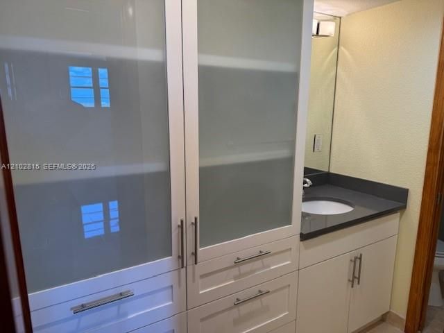 For Rent: $5,250 (2 beds, 2 baths, 1373 Square Feet)