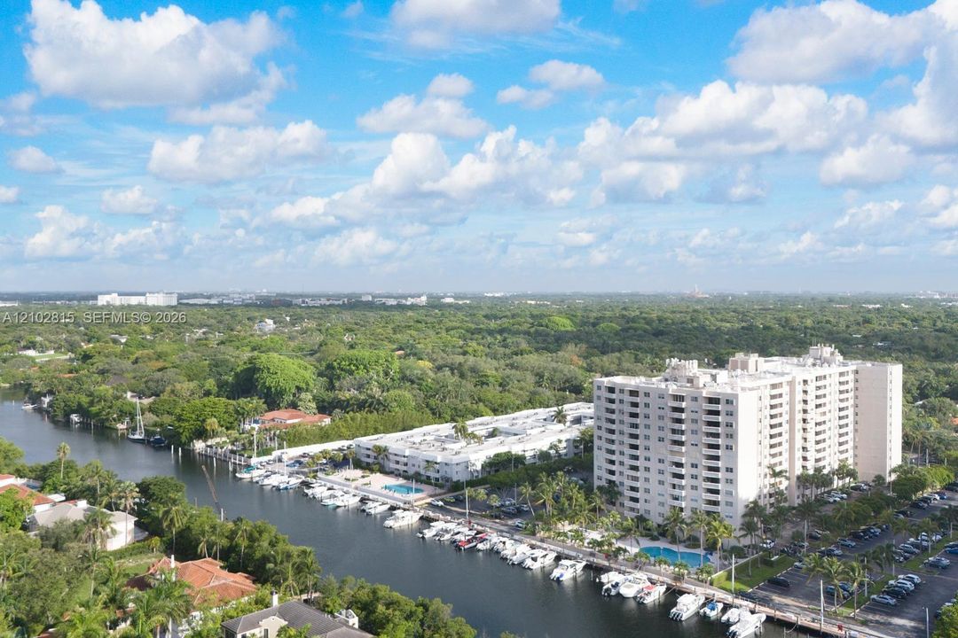 For Rent: $5,250 (2 beds, 2 baths, 1373 Square Feet)