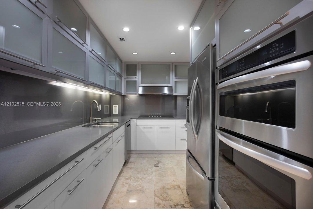 For Rent: $5,250 (2 beds, 2 baths, 1373 Square Feet)